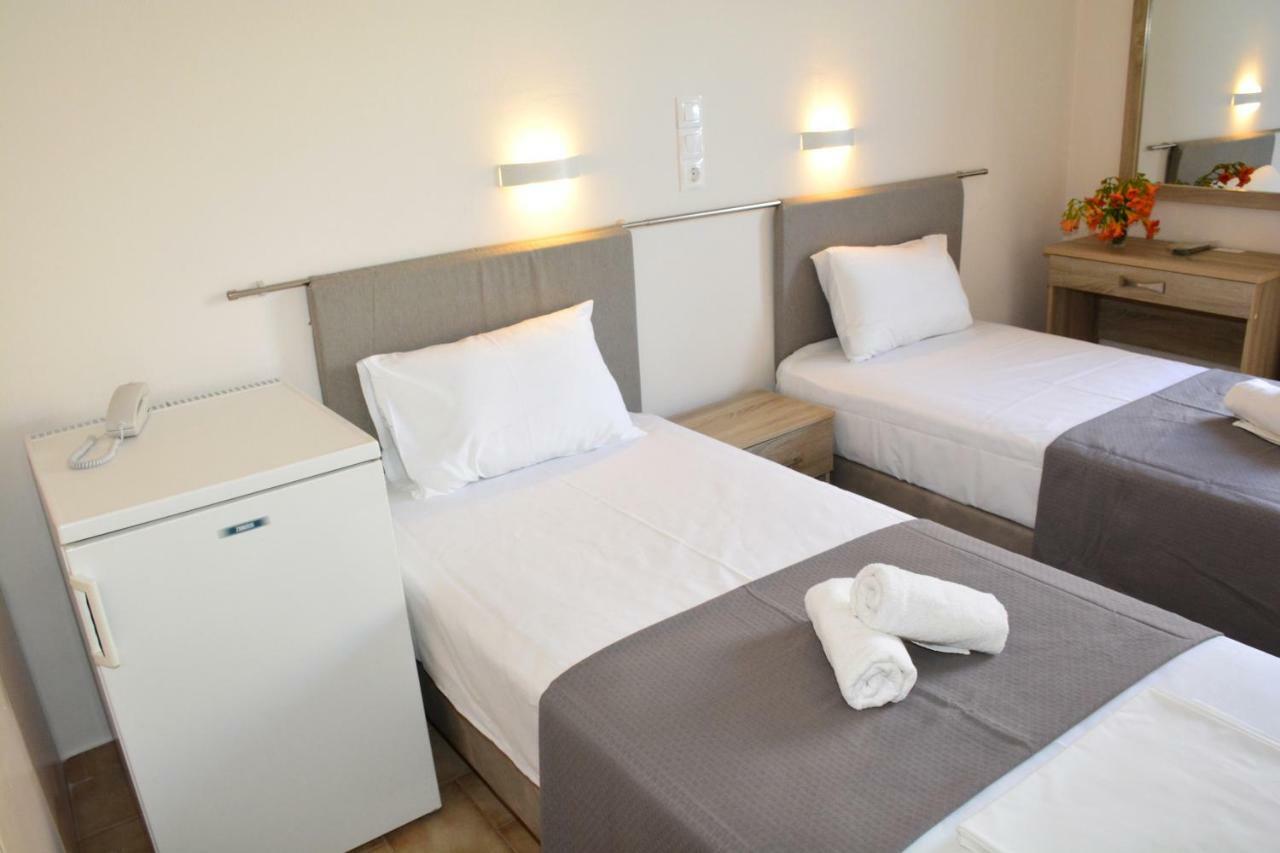 Hotel Golden Star Agia Marina  Exterior foto
